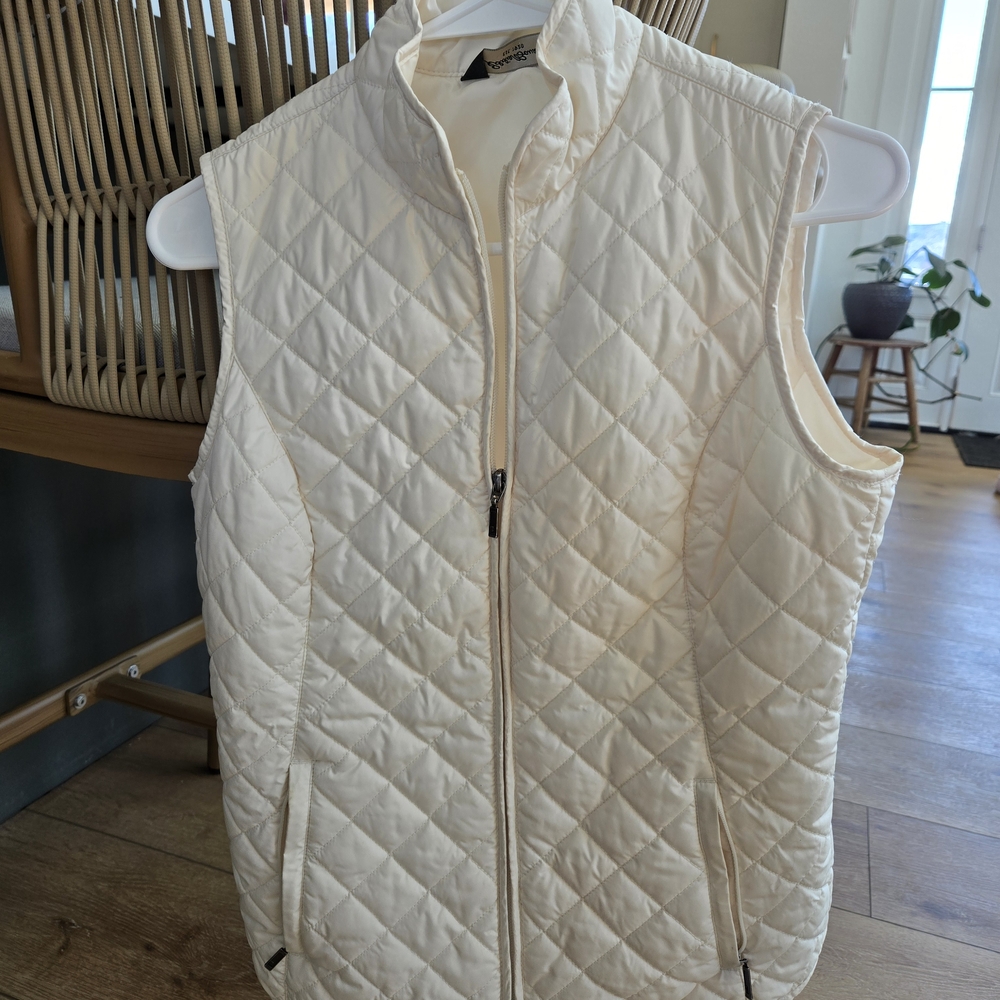 Eddie Bauer Womans XS Cream Quilted Sleeveless Puffer Vest